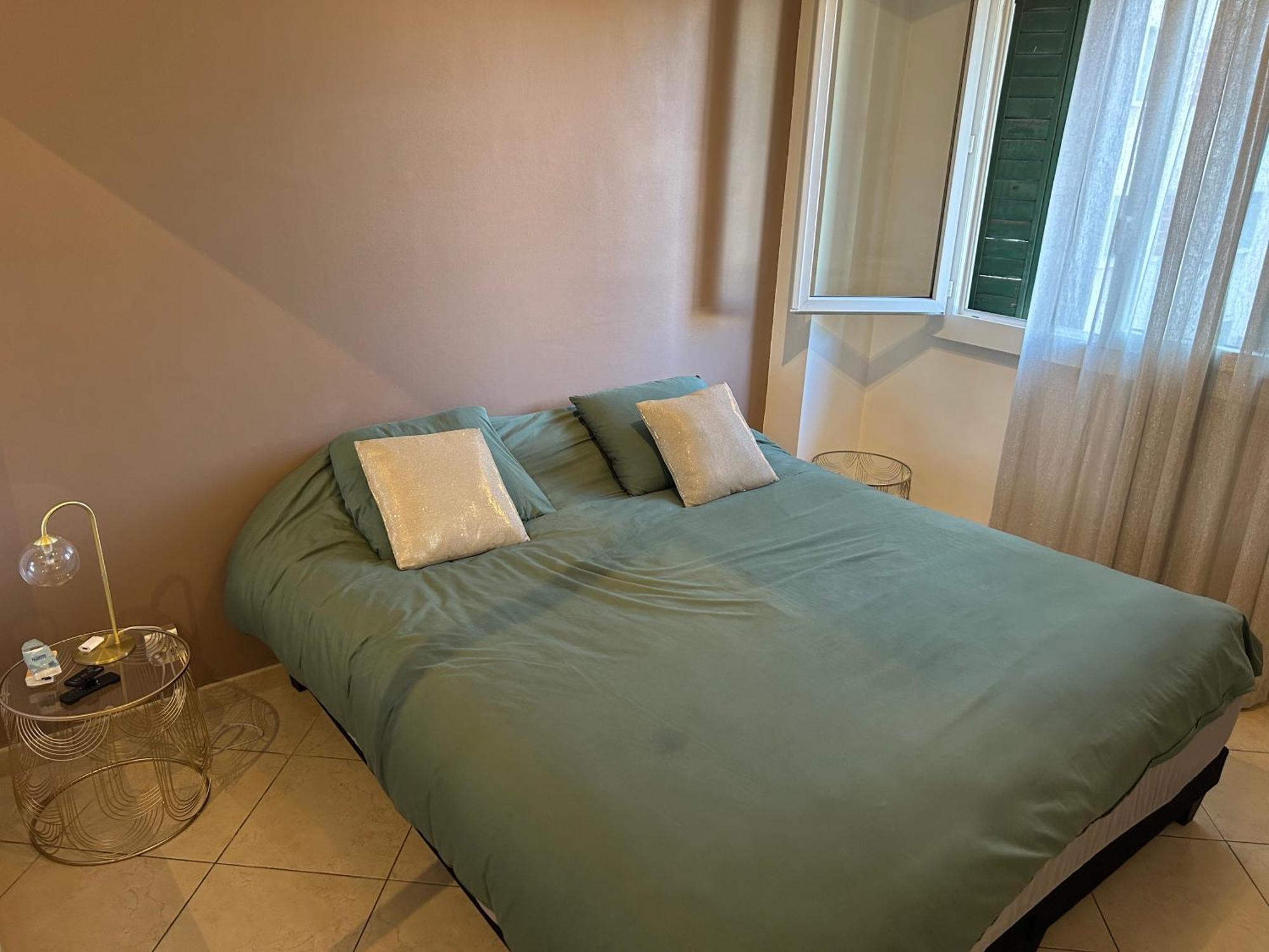 Appartement Standing, Parkings Devant Le Velodrome Marseille